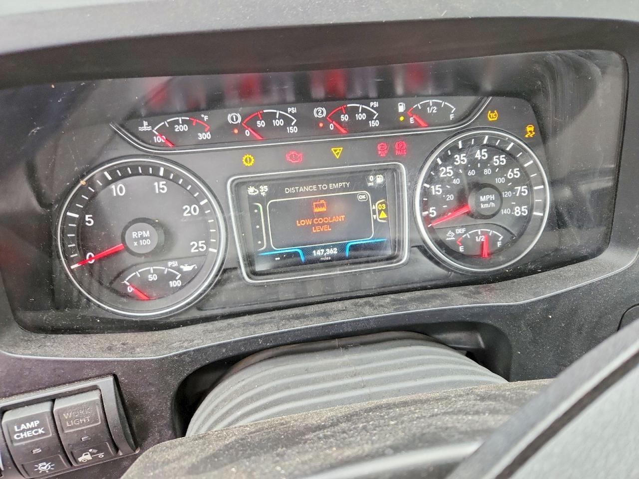 INTERNATIONAL LT625 2025 — 9