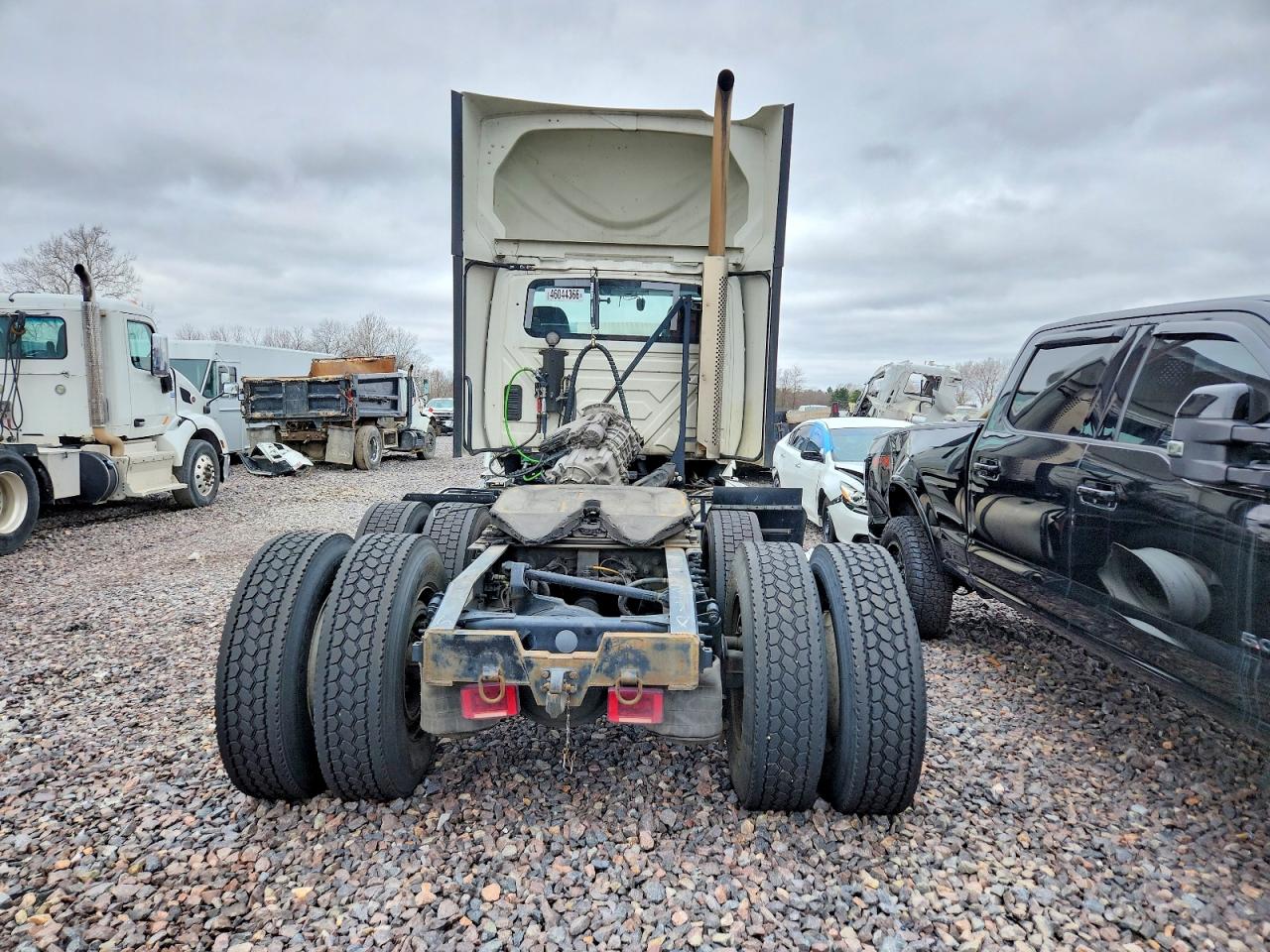 INTERNATIONAL LT625 2025 — 7