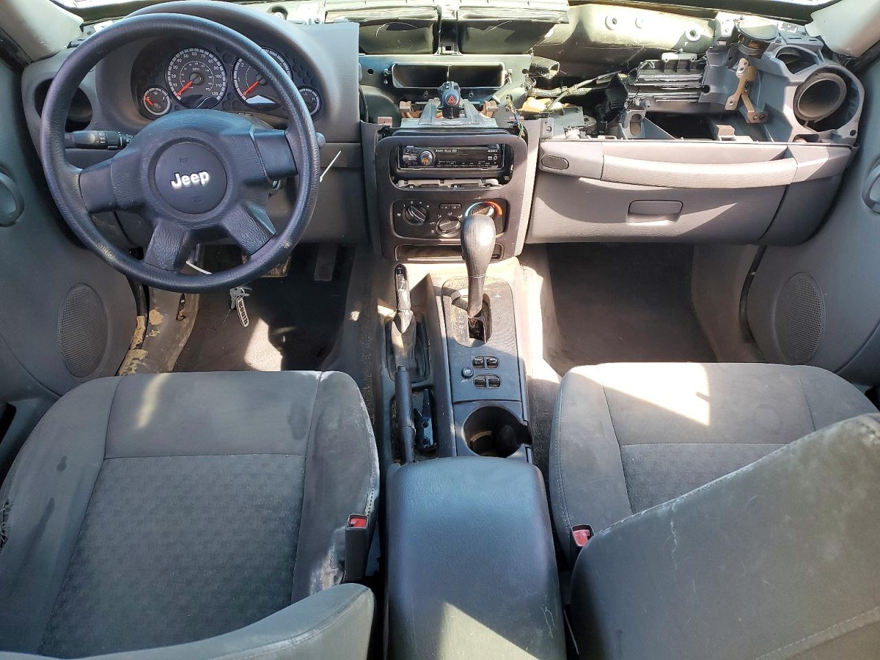 JEEP LIBERTY 2006 — 9