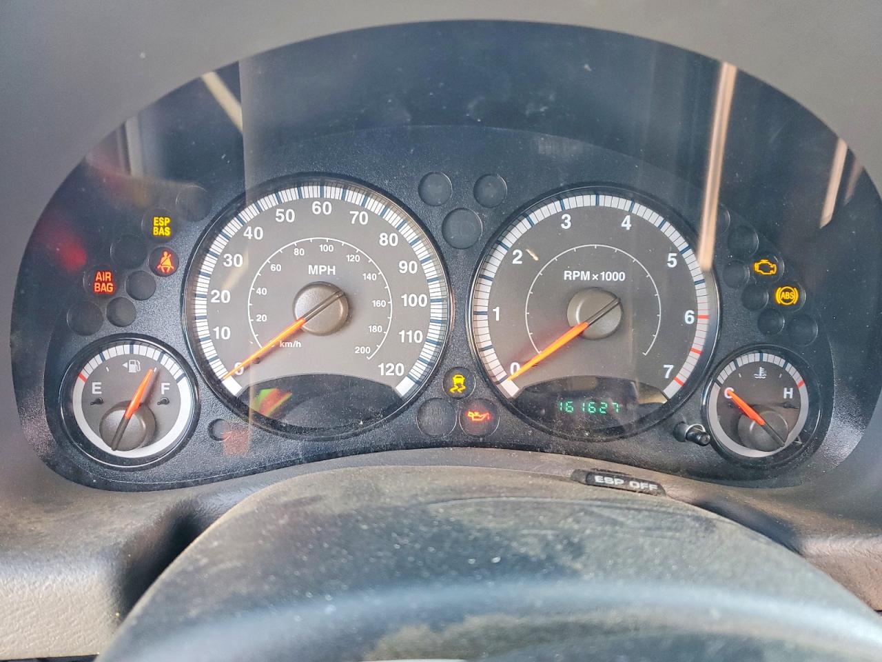 JEEP LIBERTY 2006 — 10