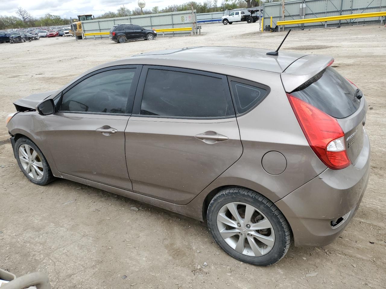 HYUNDAI ACCENT 2014 — 3