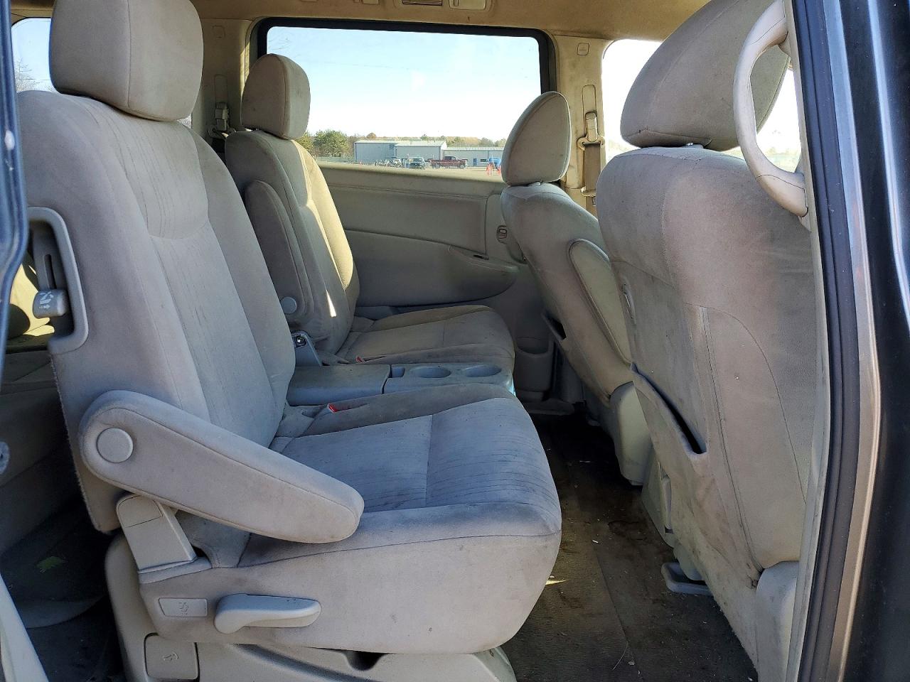 NISSAN QUEST 2016 — 12