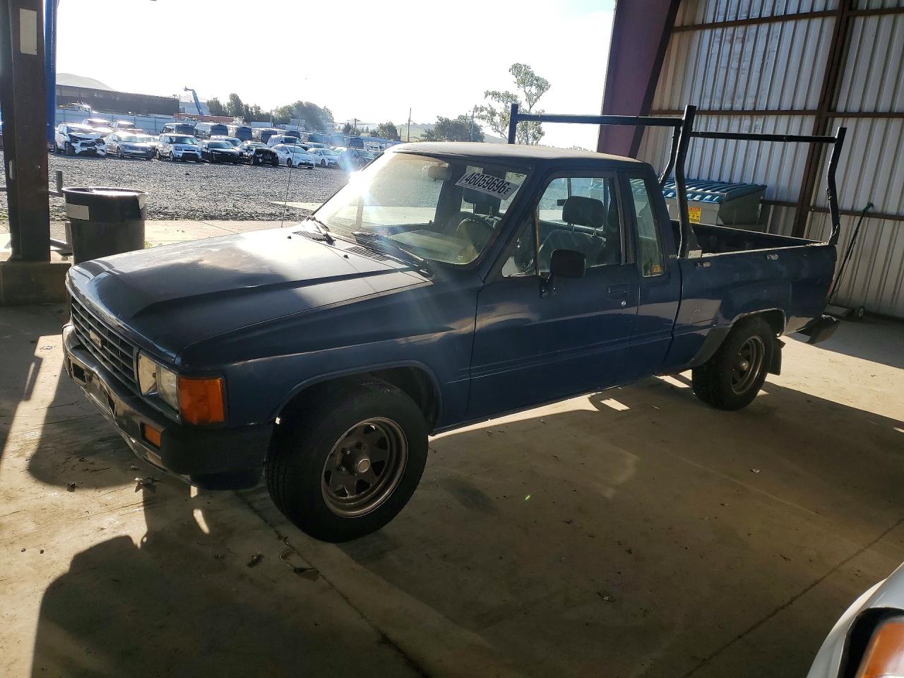 TOYOTA PICKUP 1985 — 2
