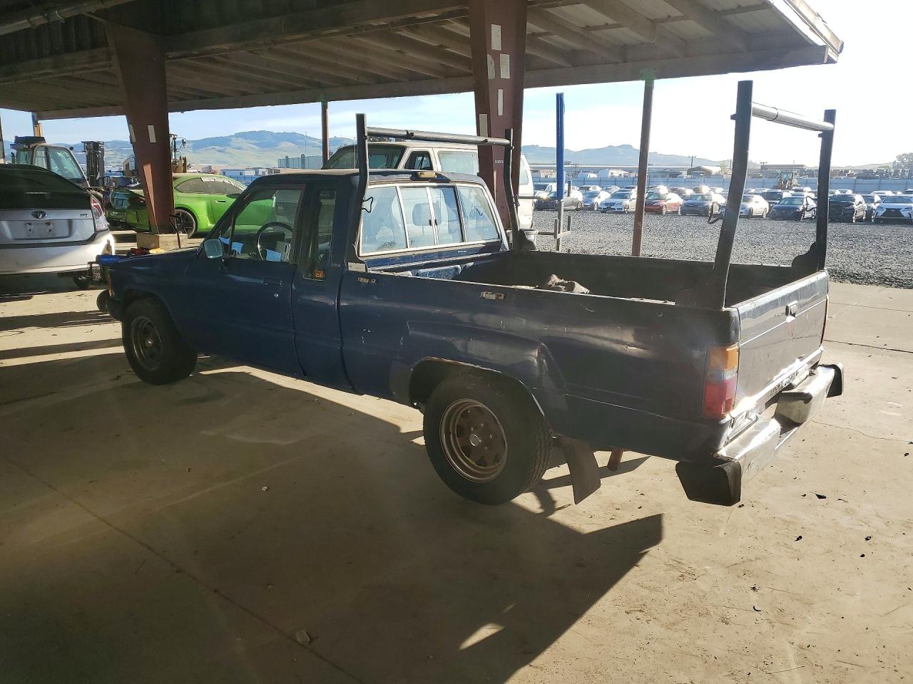 TOYOTA PICKUP 1985 — 3