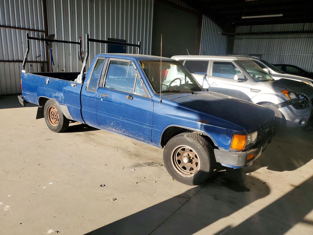 TOYOTA PICKUP 1985 — 5