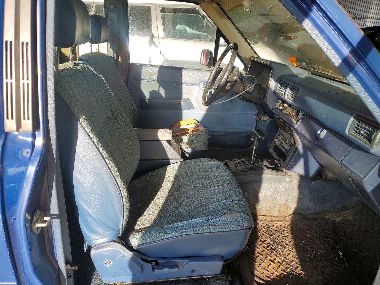 TOYOTA PICKUP 1985 — 11
