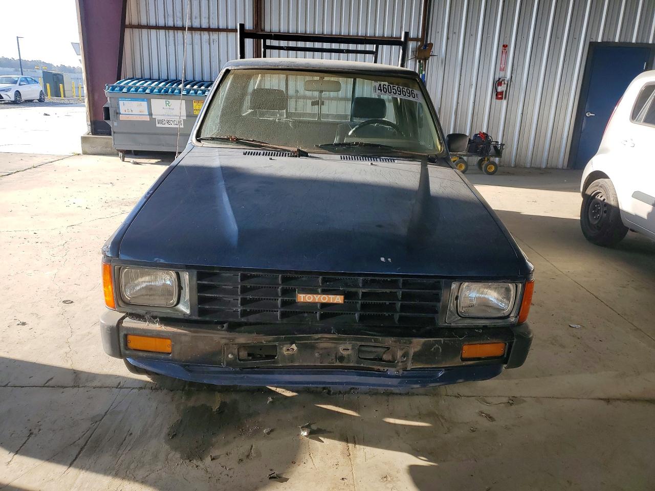 TOYOTA PICKUP 1985 — 6