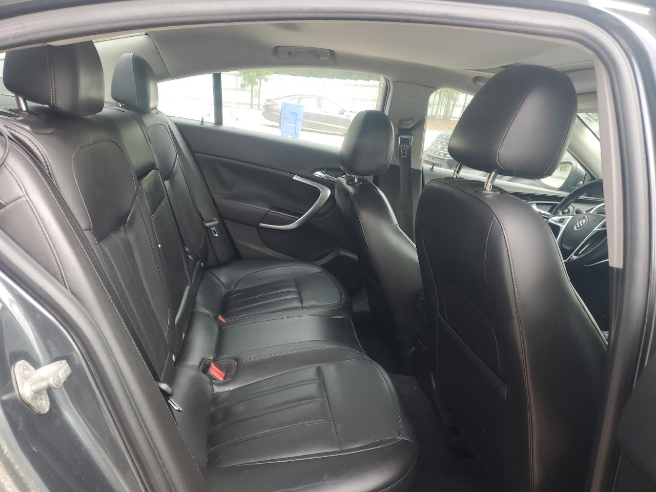 BUICK REGAL 2011 — 11