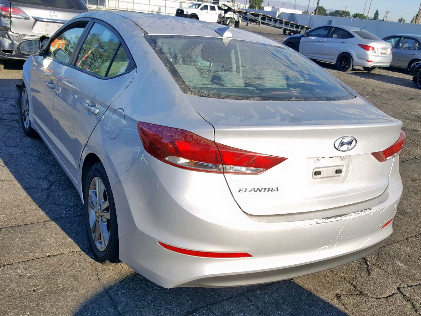 HYUNDAI ELANTRA 2018 — 4