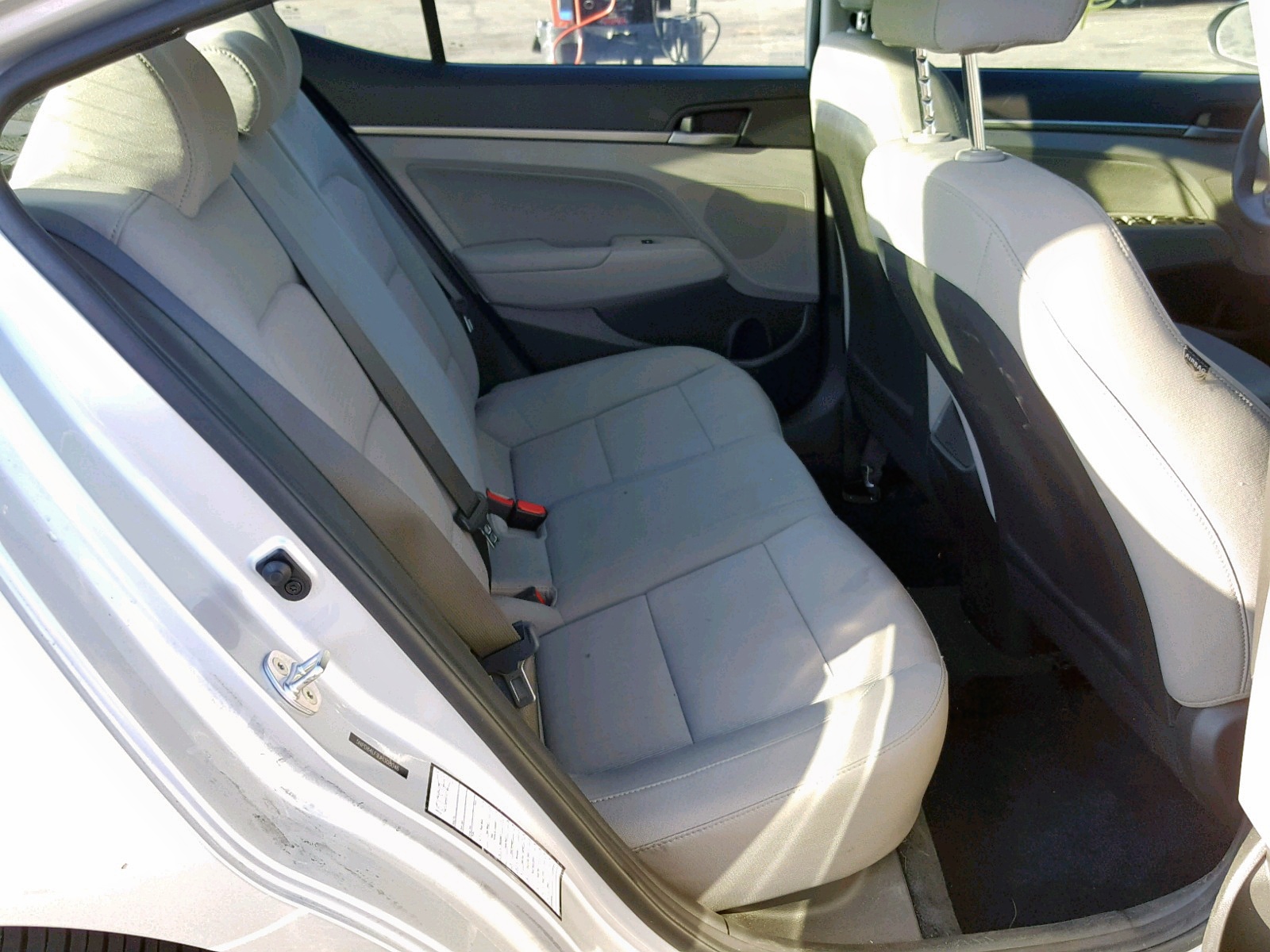 HYUNDAI ELANTRA 2018 — 7