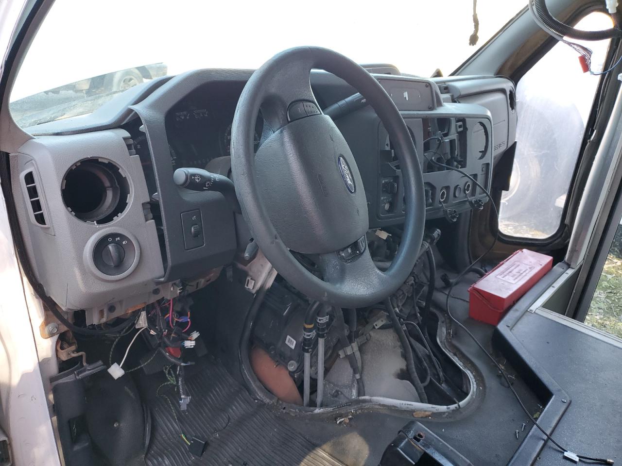 FORD ECONLINE 2016 — 9
