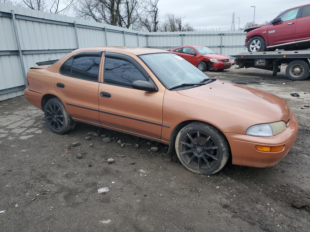 GEO PRIZM 1997 — 5
