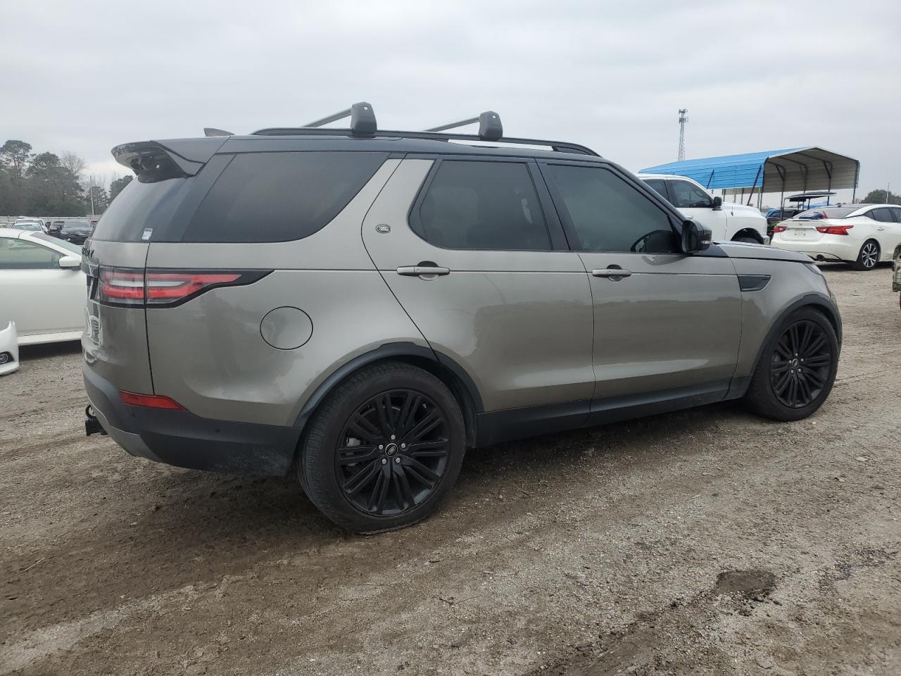 LAND ROVER DISCOVERY 2020 — 4