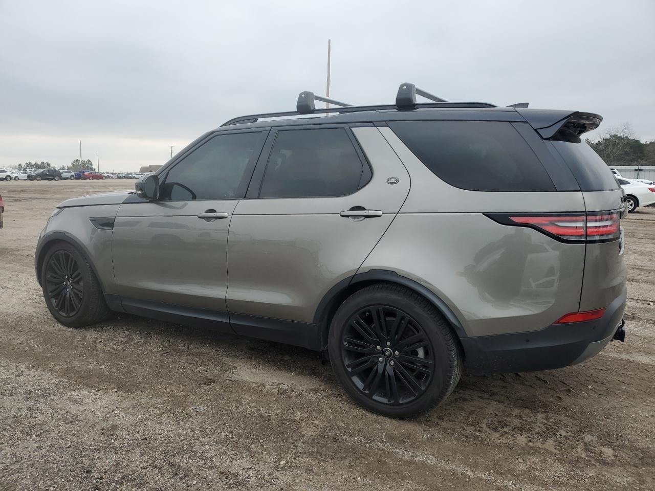 LAND ROVER DISCOVERY 2020 — 3