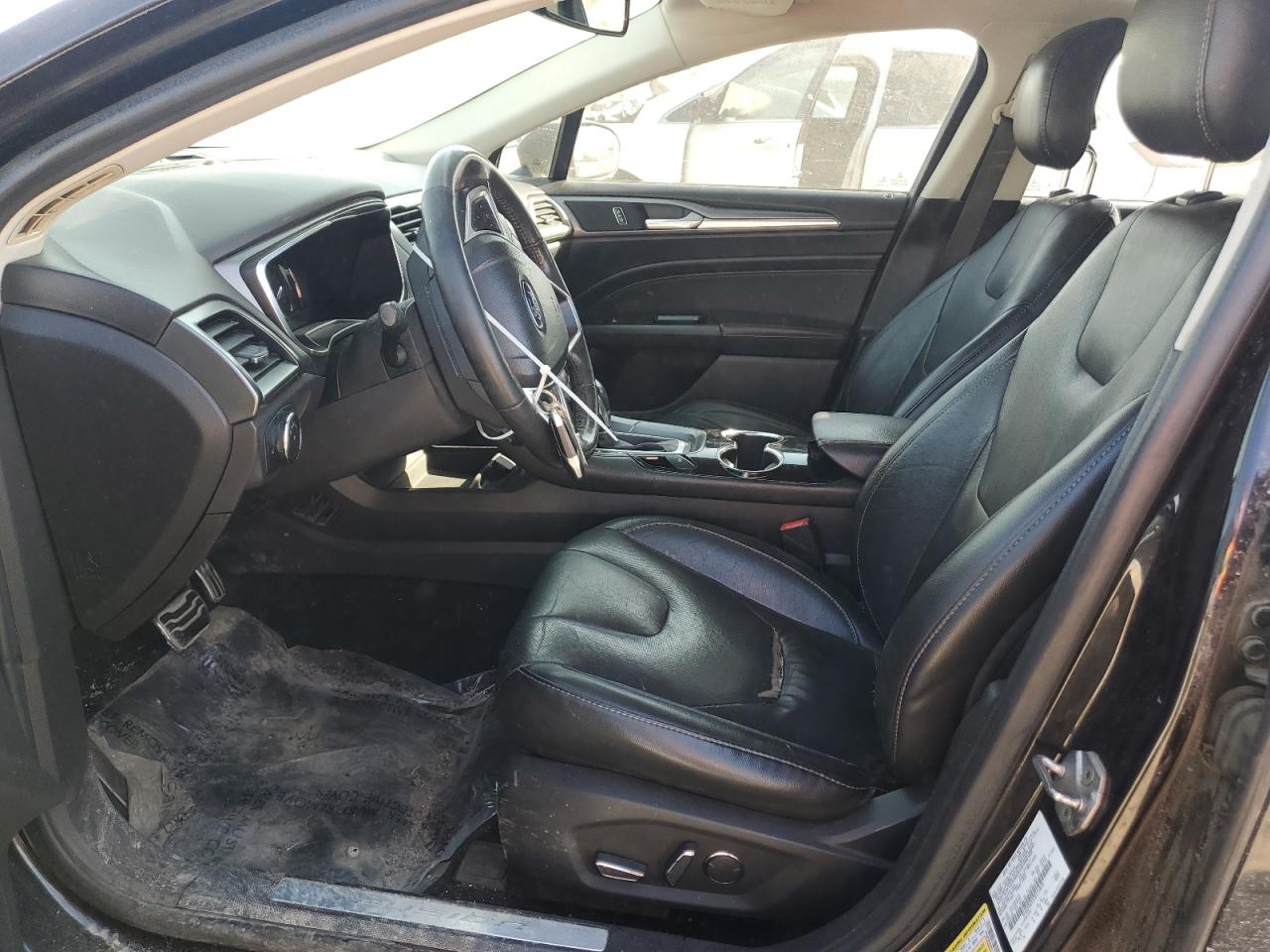 FORD FUSION TITANIUM 2015 — 8