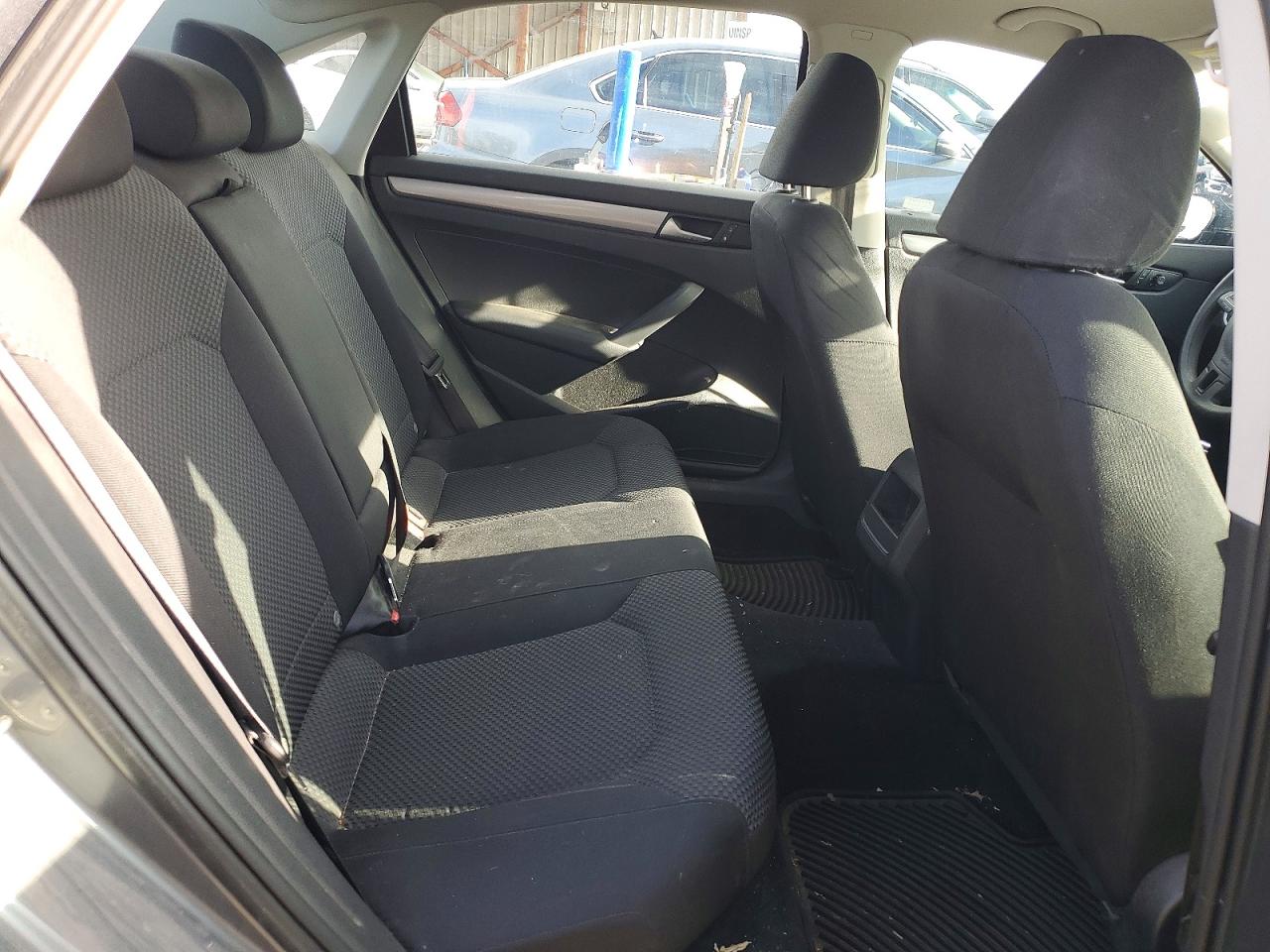 VOLKSWAGEN PASSAT 2015 — 11