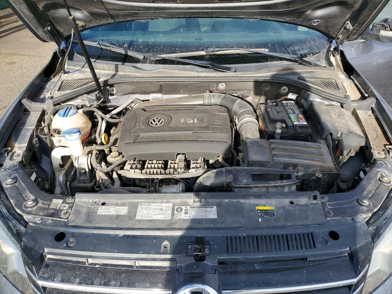VOLKSWAGEN PASSAT 2015 — 12