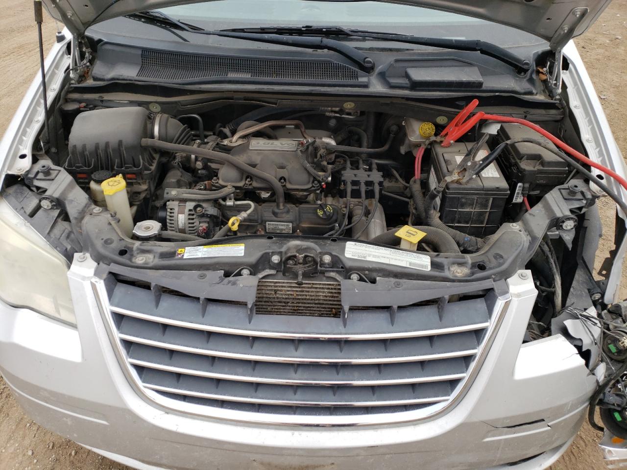 CHRYSLER TOWN & COUNTRY 2010 — 13