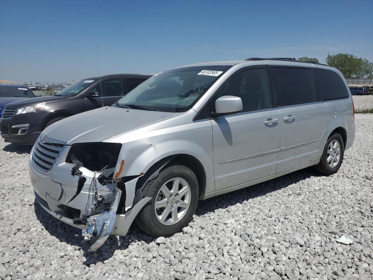 CHRYSLER TOWN & COUNTRY 2010 — 2