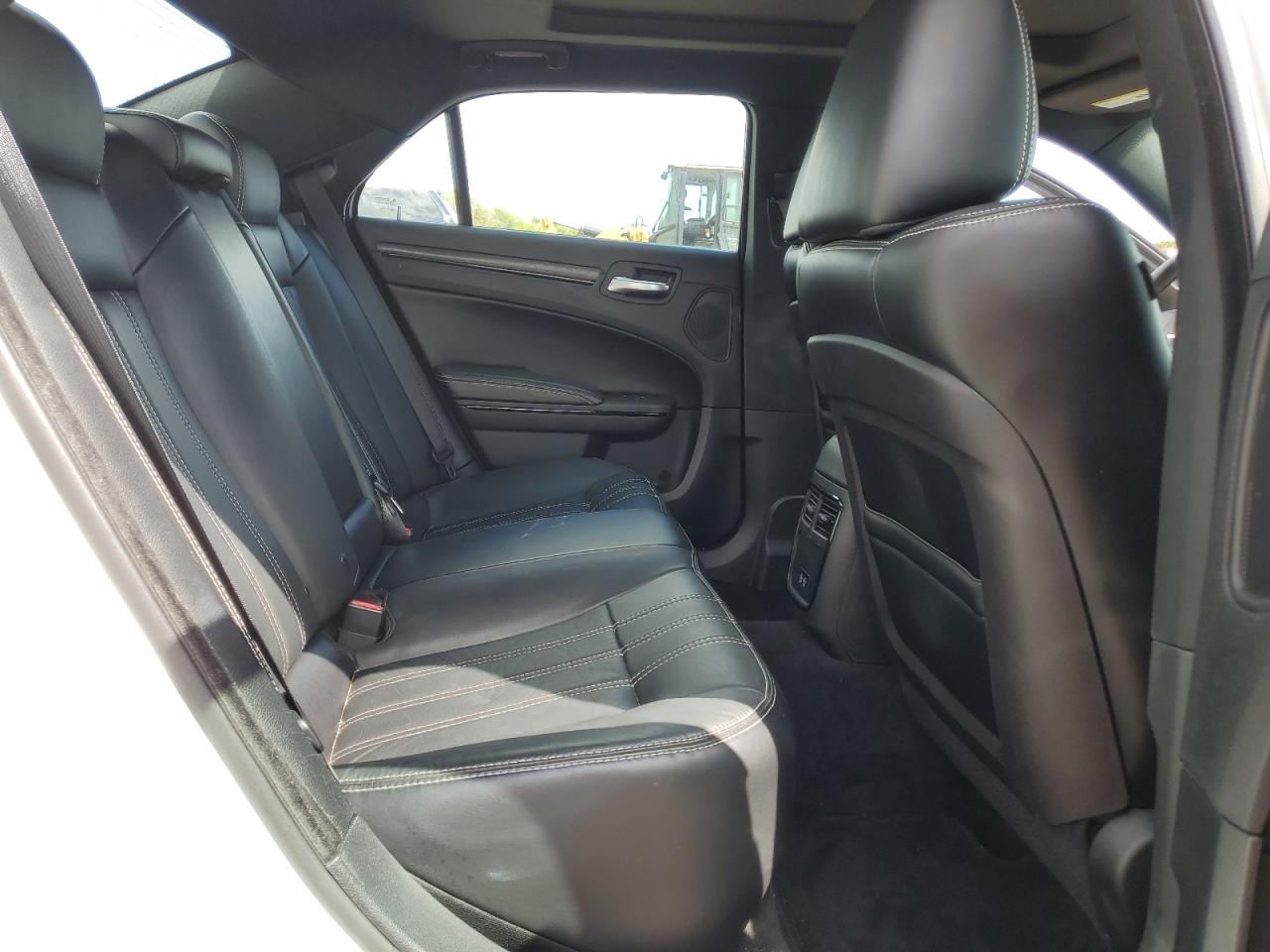 CHRYSLER 300 2015 — 11