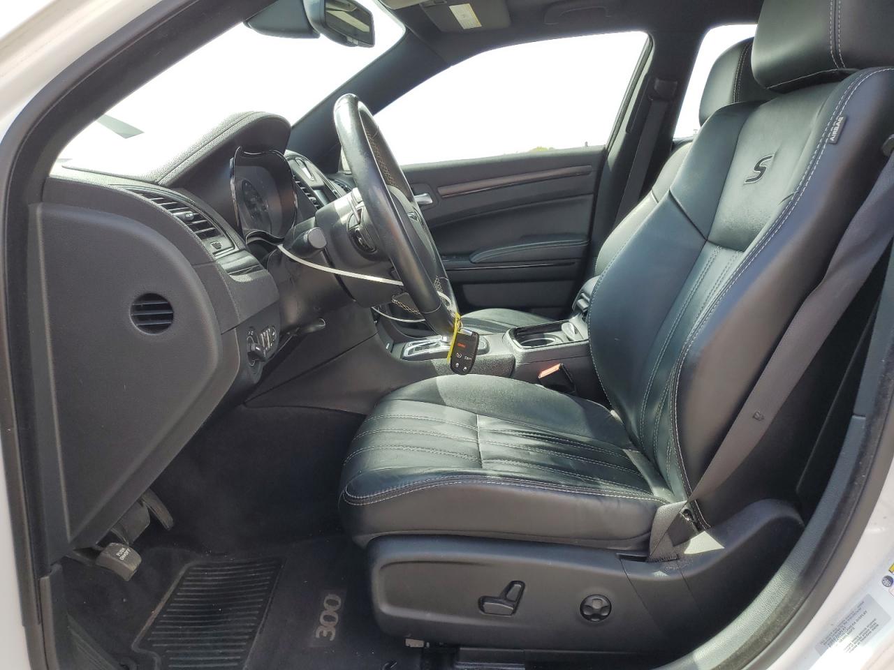 CHRYSLER 300 2015 — 8