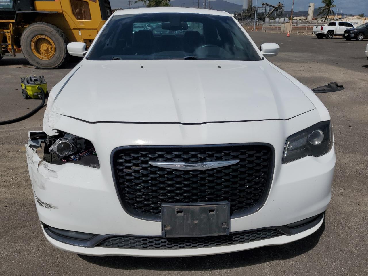 CHRYSLER 300 2015 — 6