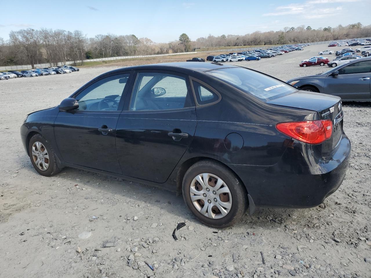 HYUNDAI ELANTRA 2010 — 3