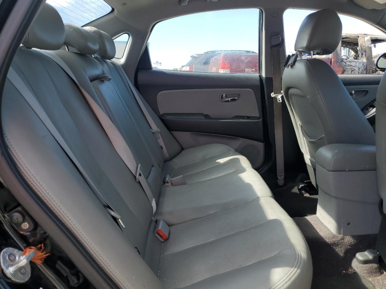 HYUNDAI ELANTRA 2010 — 11