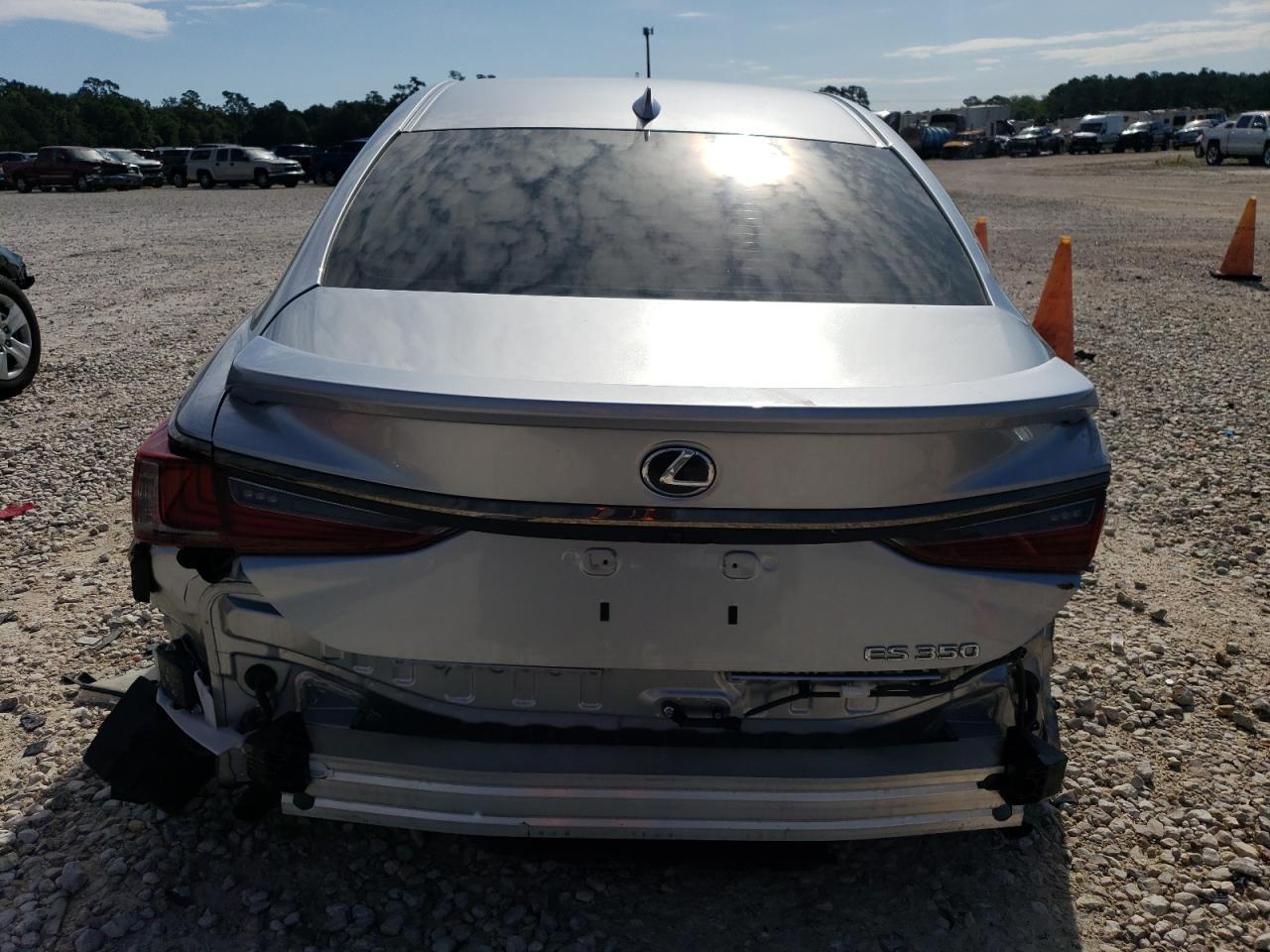 LEXUS ES 350 2022 — 7