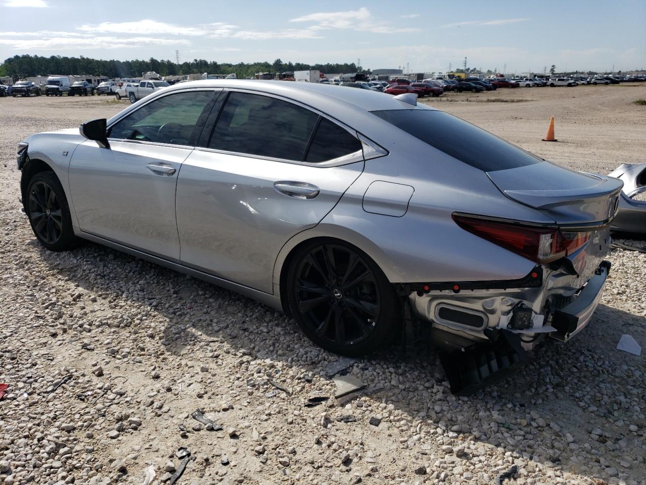 LEXUS ES 350 2022 — 3