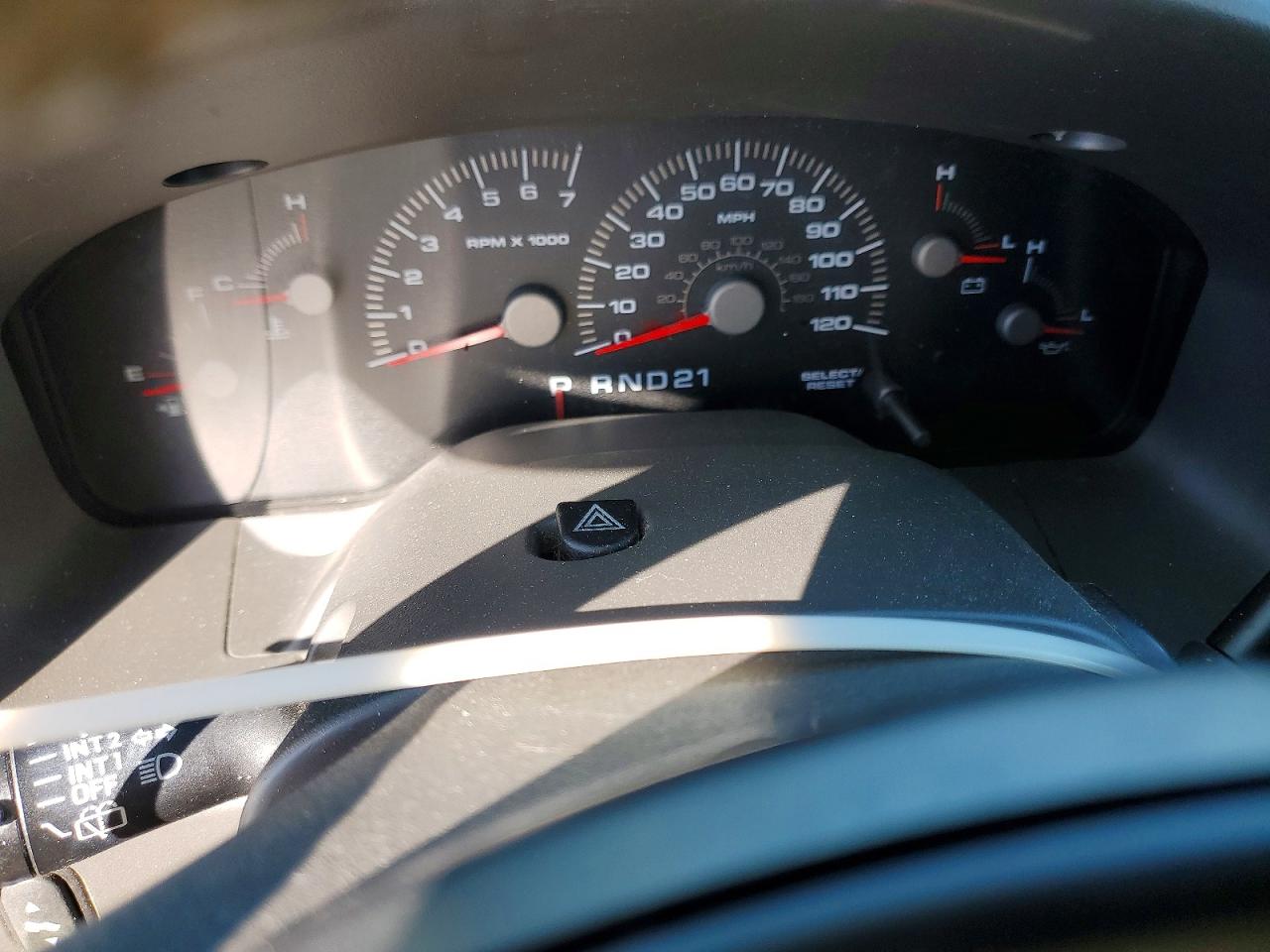 FORD EXPEDITION 2004 — 10