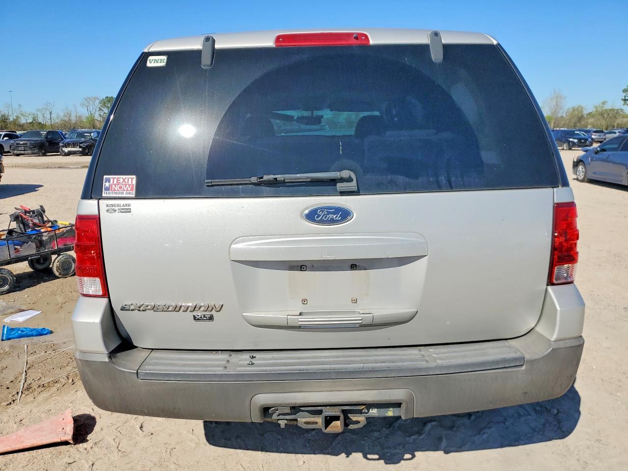 FORD EXPEDITION 2004 — 7