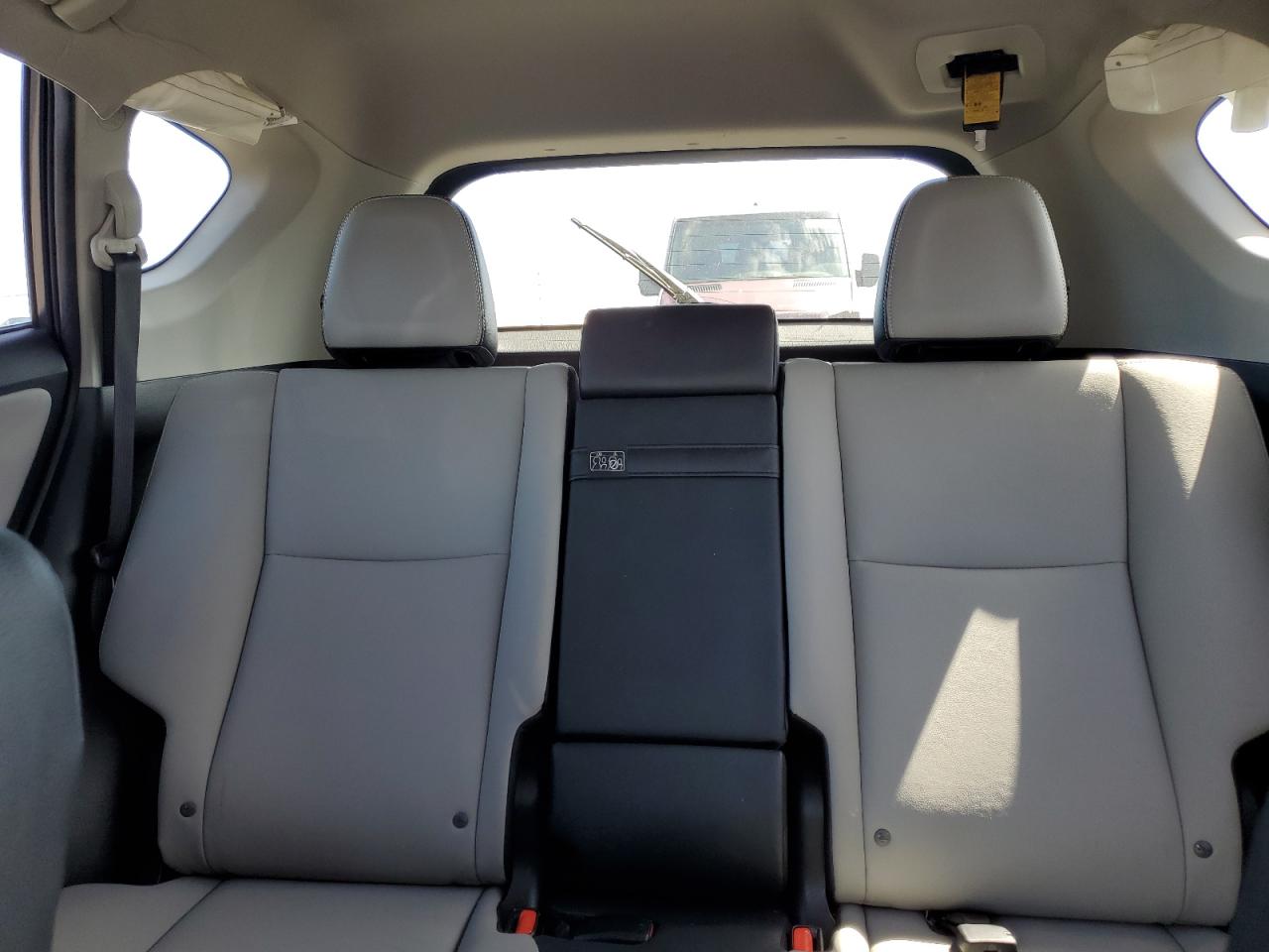 TOYOTA RAV4 HV 2017 — 11