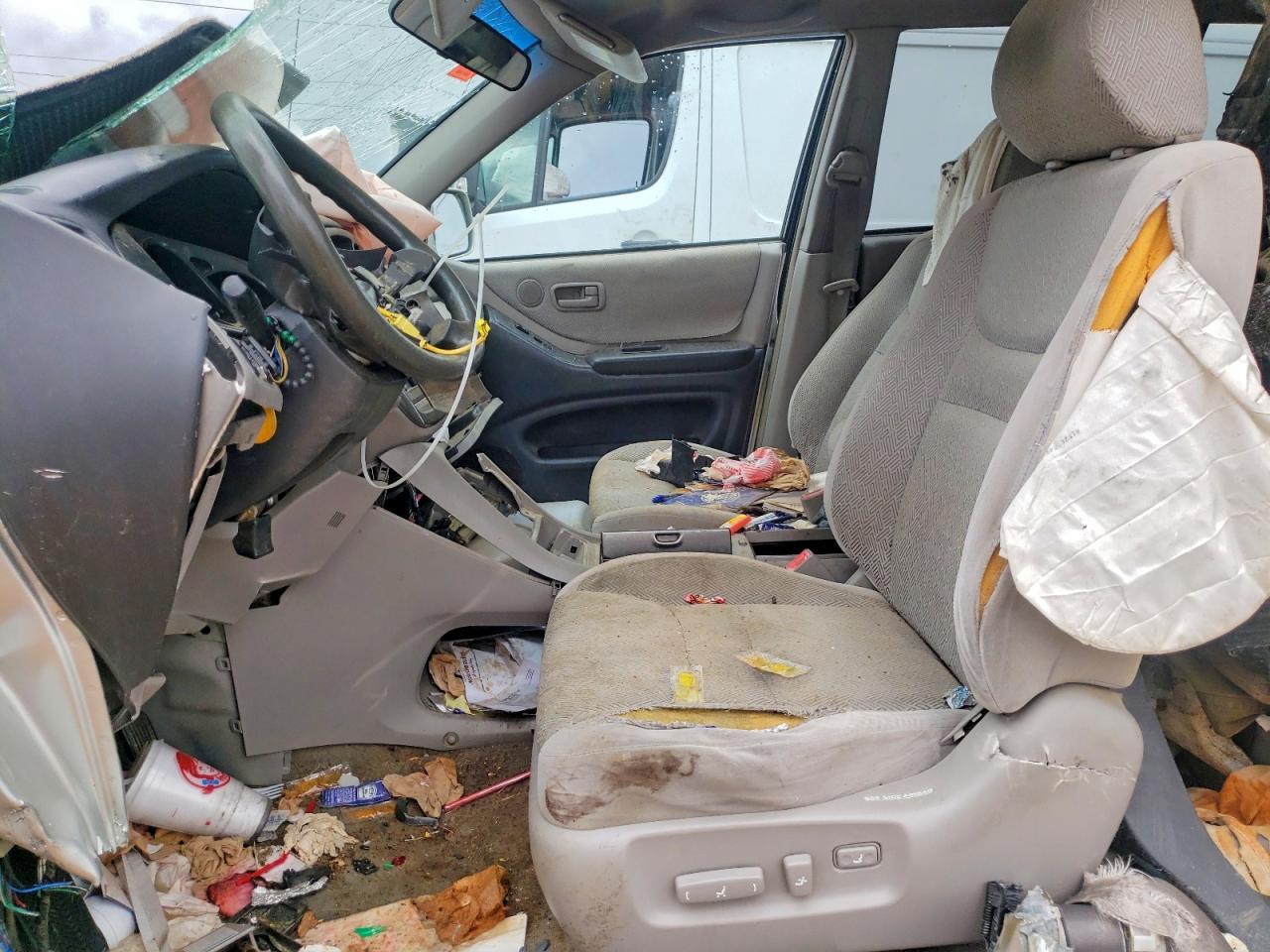 TOYOTA HIGHLANDER 2003 — 8