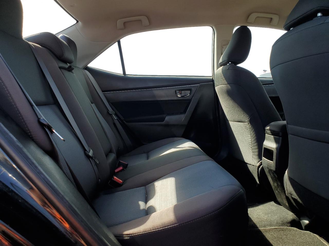 TOYOTA COROLLA 2018 — 11