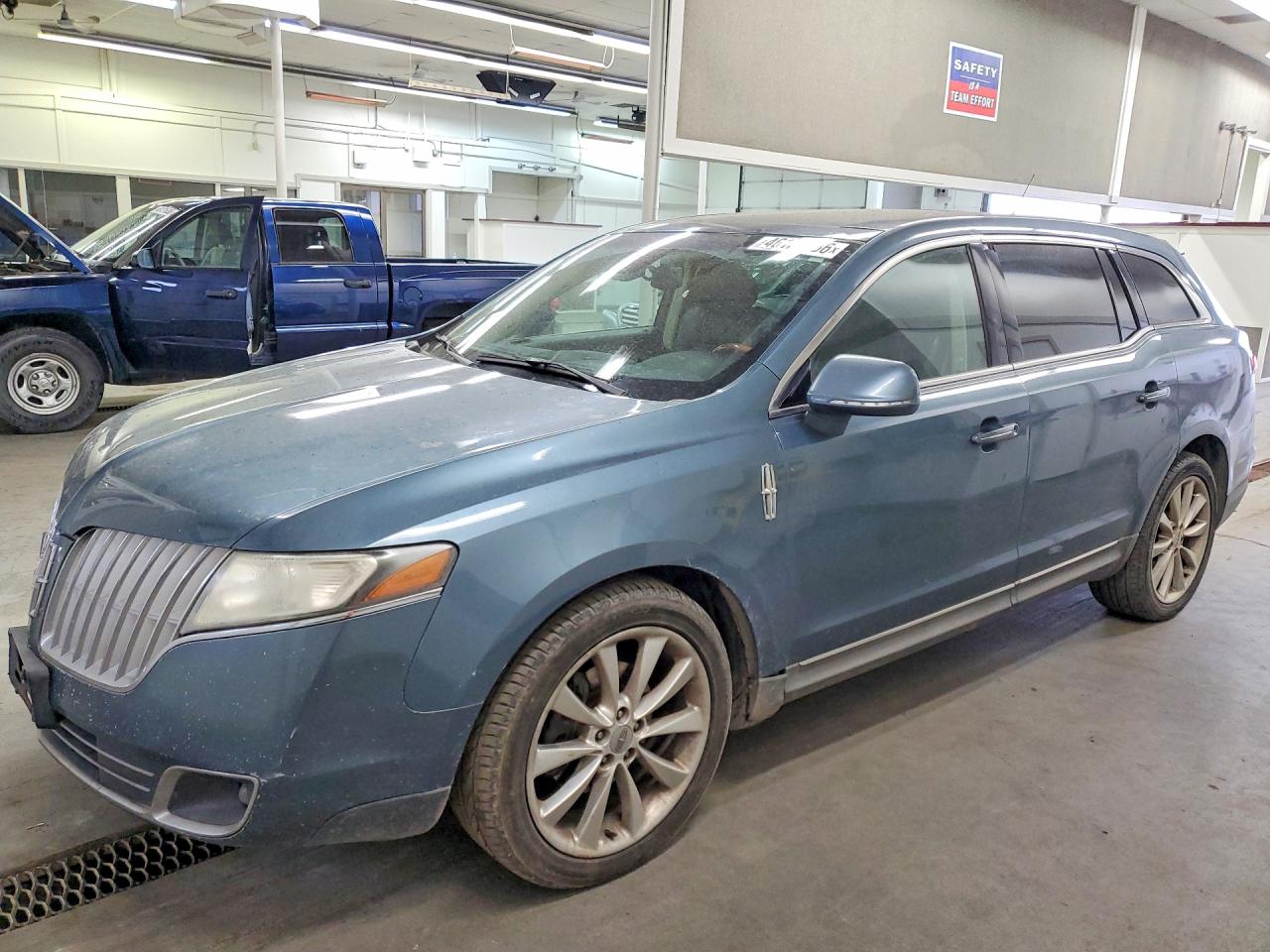 2010 LINCOLN MKT