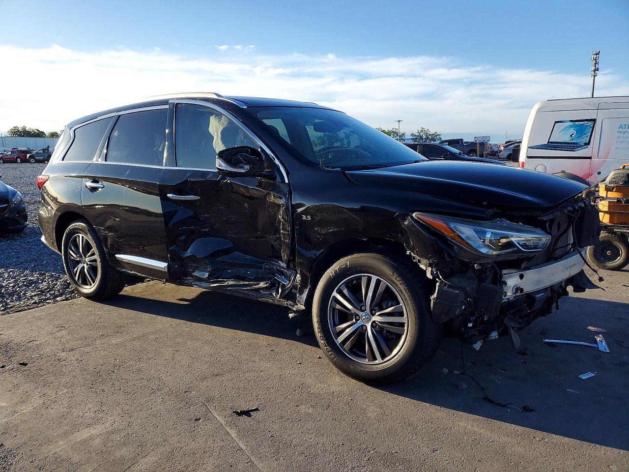 2019 INFINITI QX60 LUXE