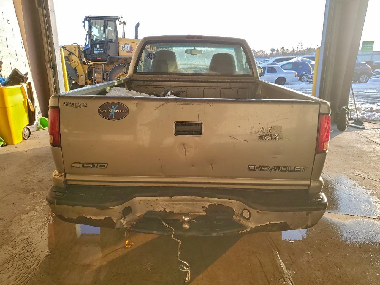 CHEVROLET S TRUCK 2000 — 7