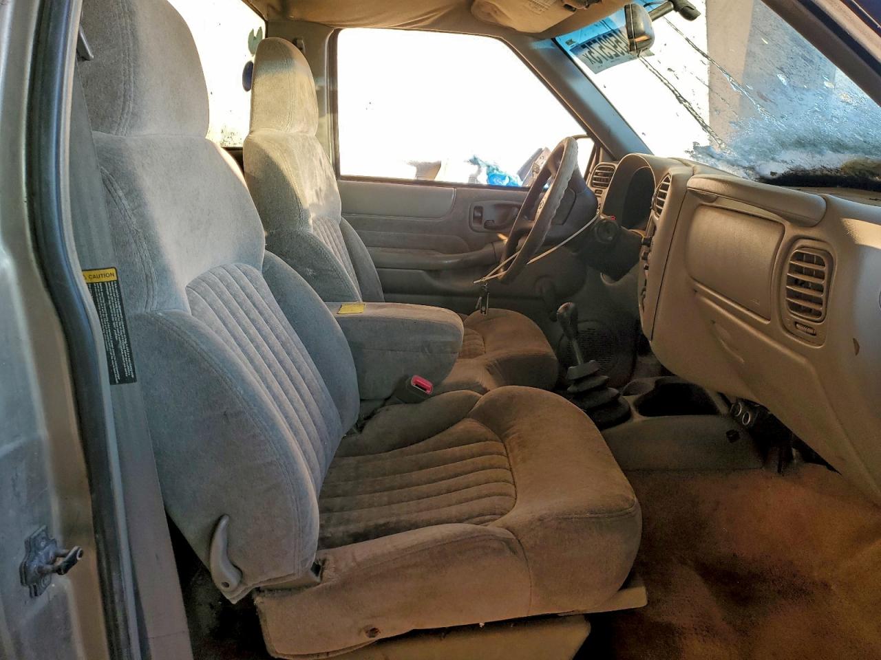 CHEVROLET S TRUCK 2000 — 11