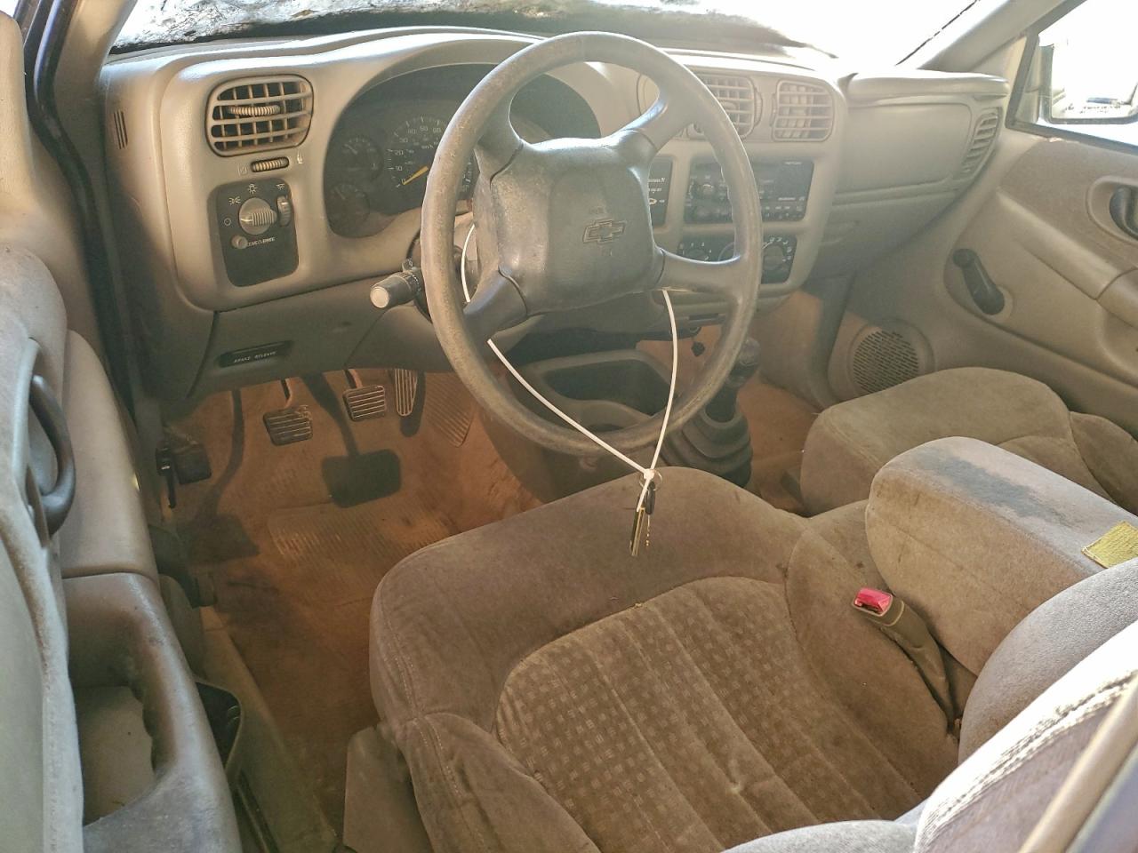CHEVROLET S TRUCK 2000 — 9