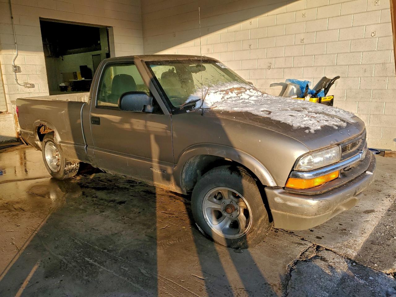 CHEVROLET S TRUCK 2000 — 5