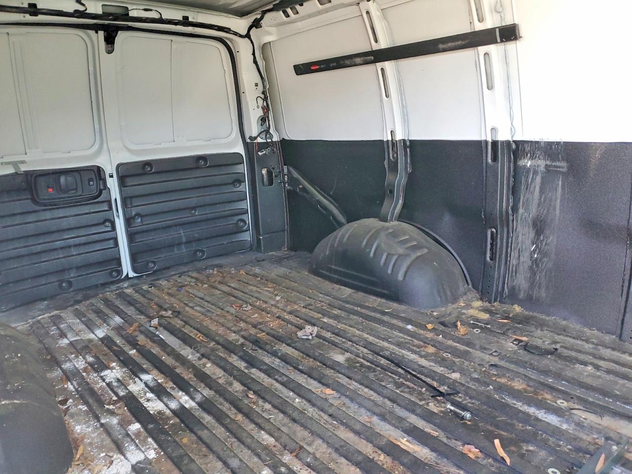 CHEVROLET EXPRESS G2500 2021 — 12