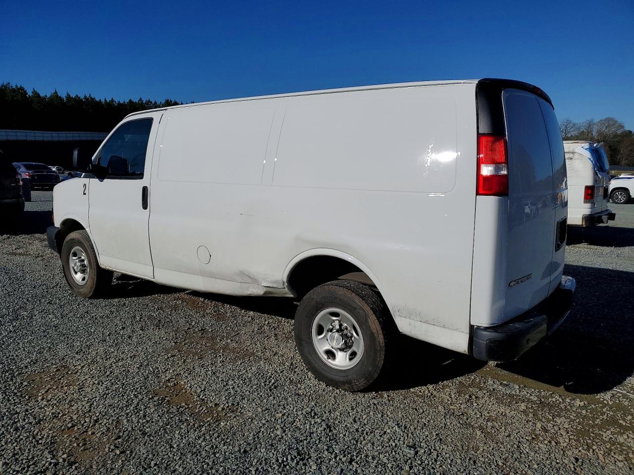 CHEVROLET EXPRESS G2500 2021 — 3
