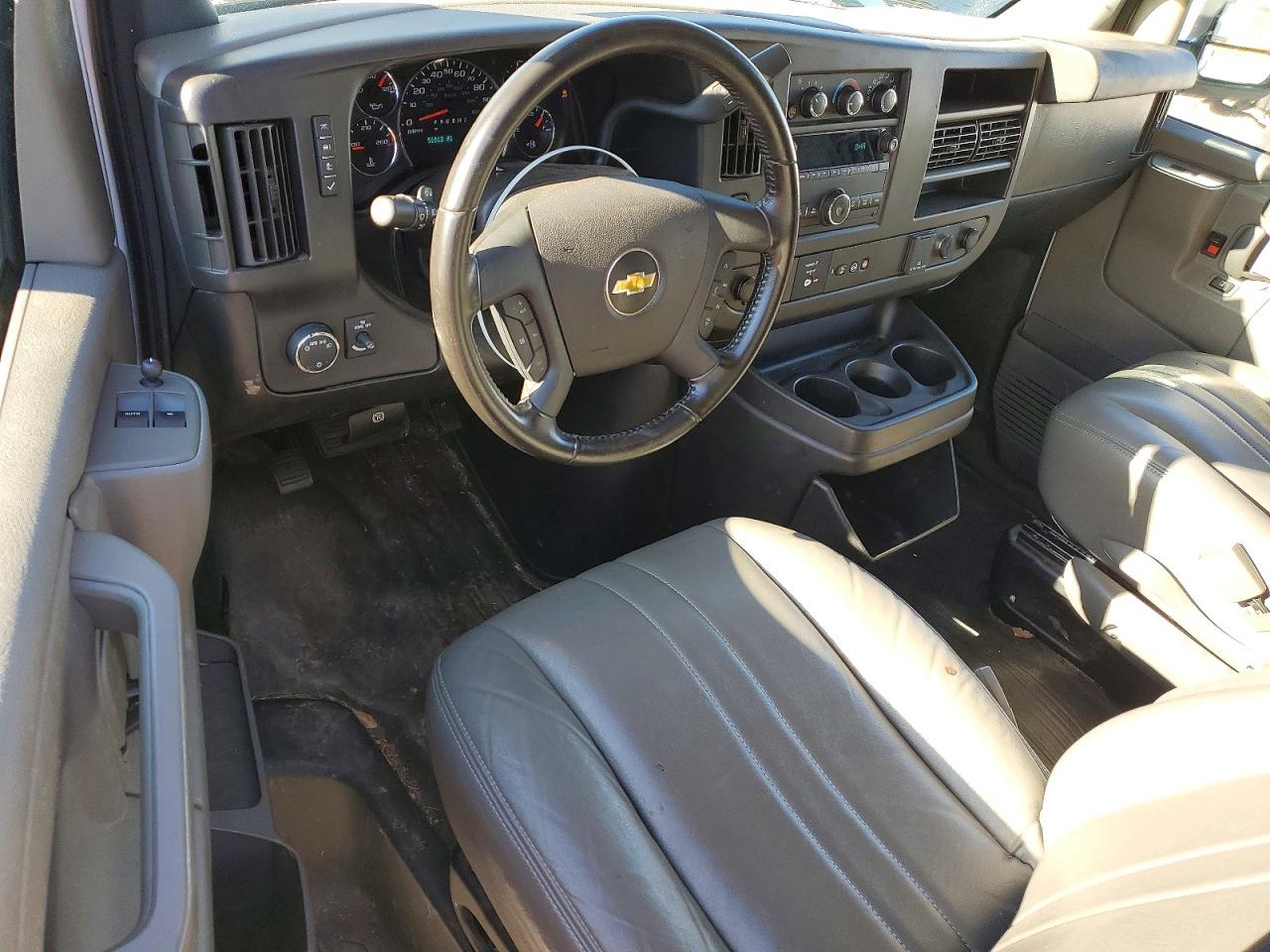 CHEVROLET EXPRESS G2500 2021 — 9
