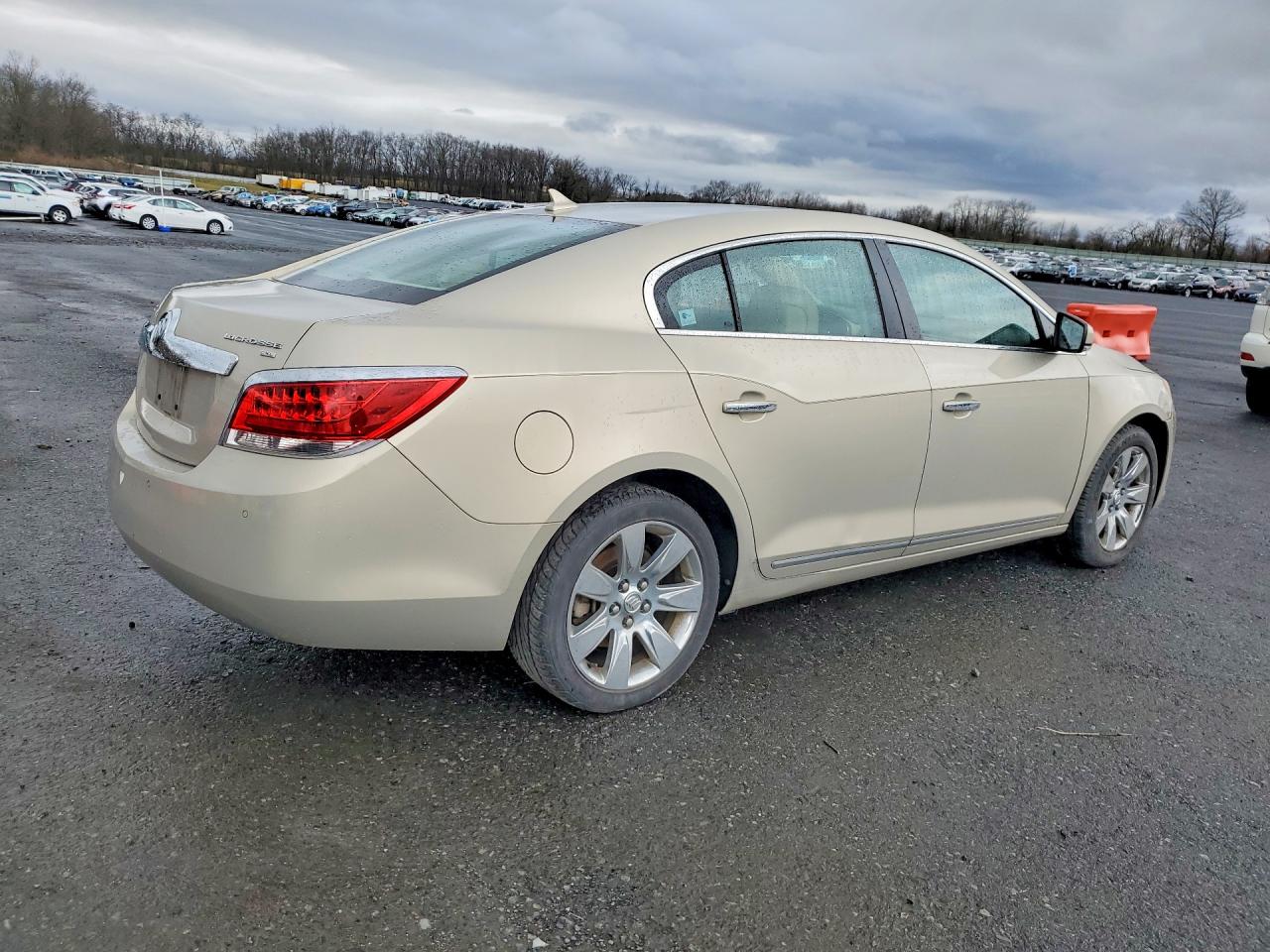 BUICK LACROSSE 2010 — 4