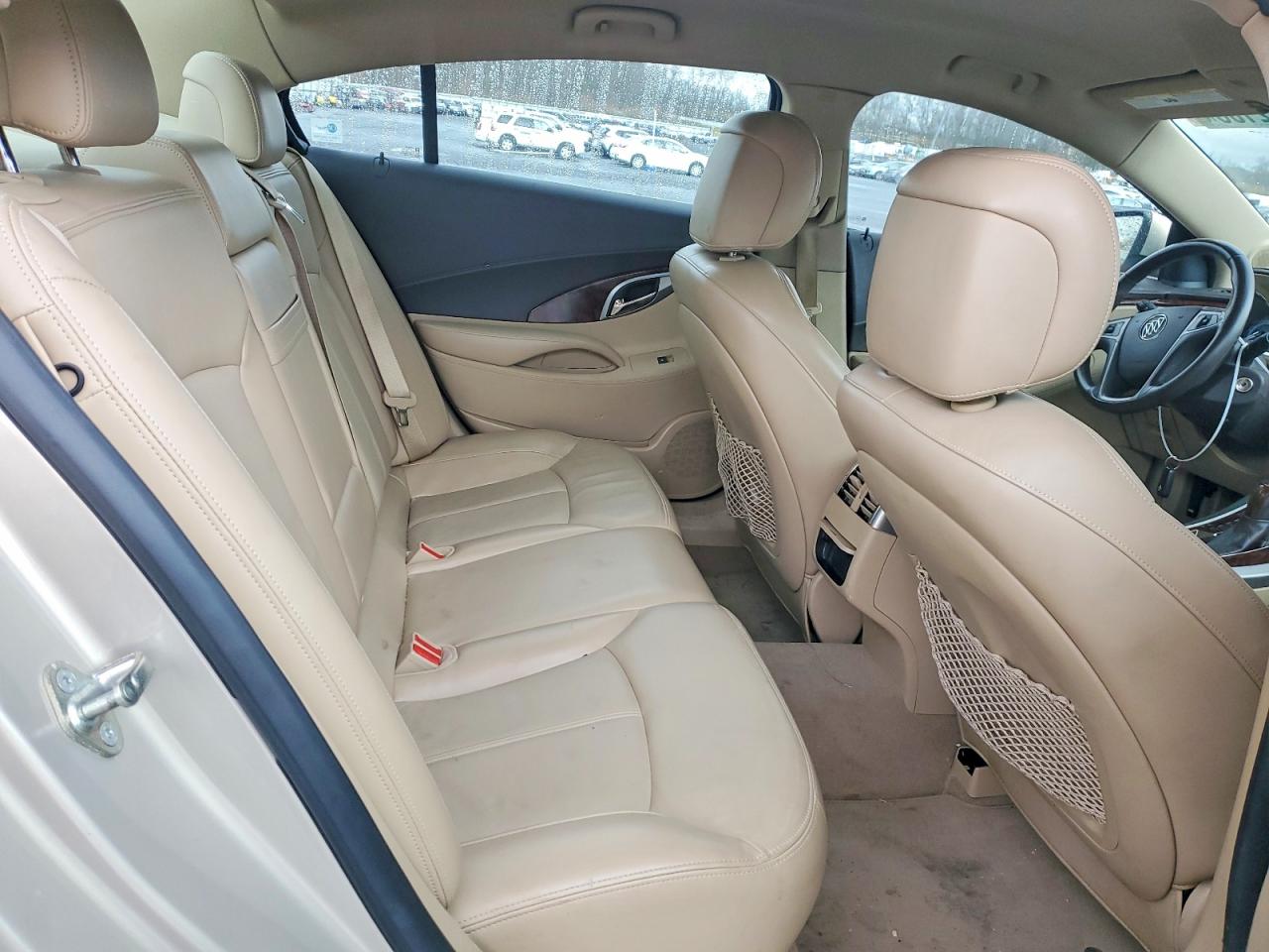 BUICK LACROSSE 2010 — 11