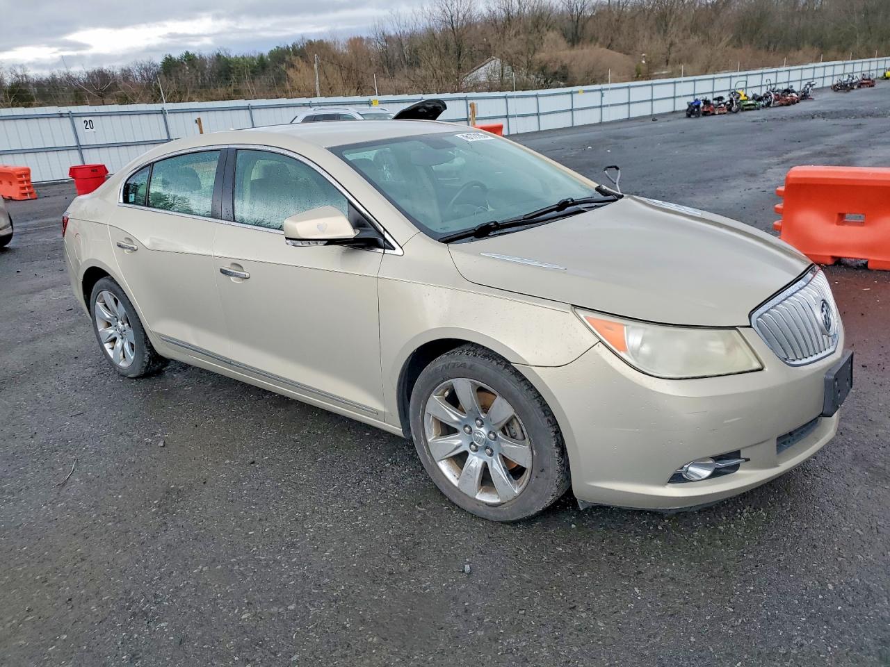 BUICK LACROSSE 2010 — 5