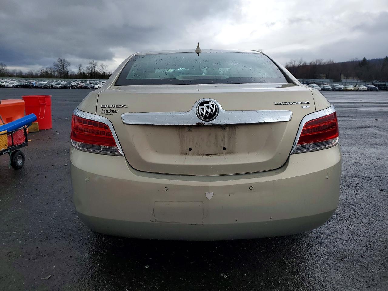 BUICK LACROSSE 2010 — 7