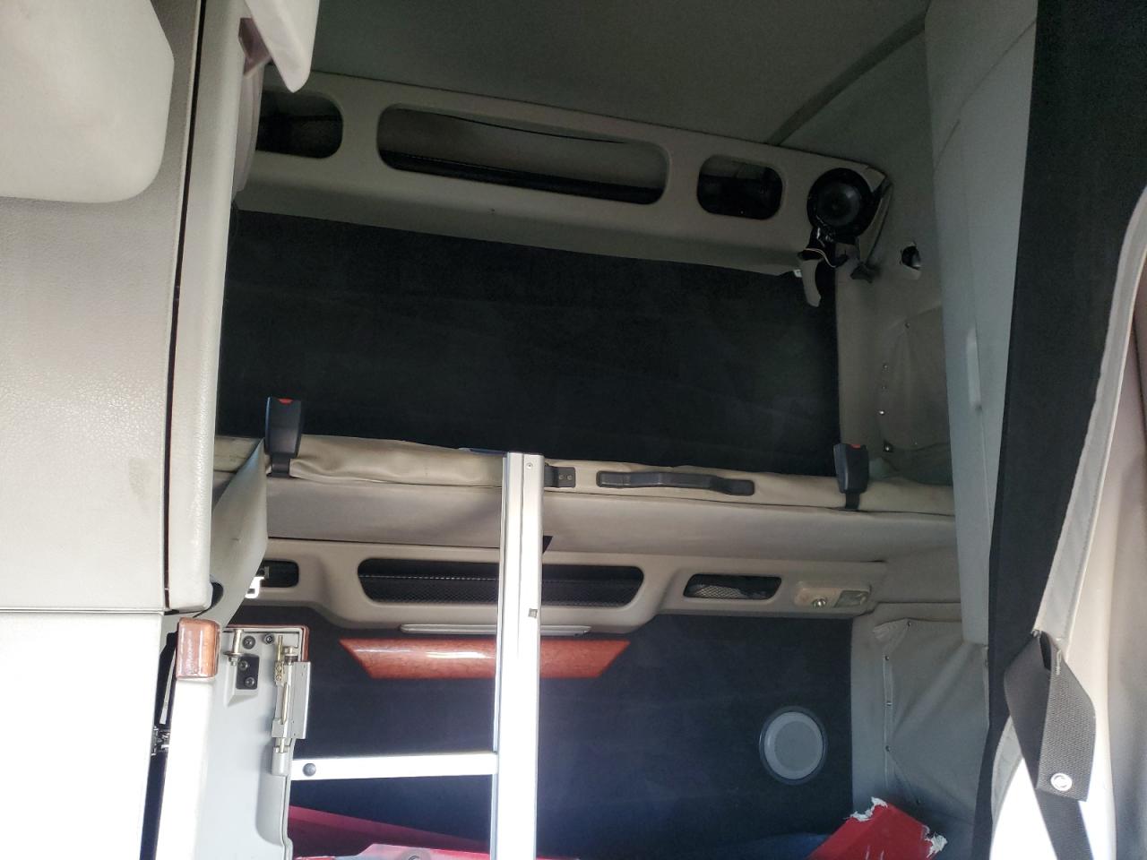 VOLVO VNL 2013 — 7