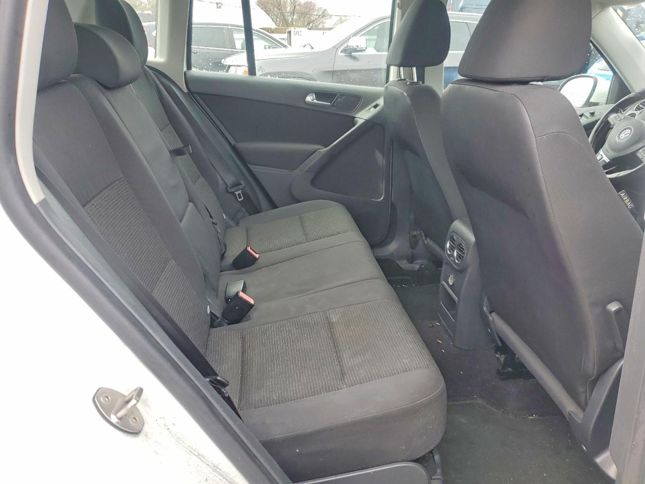 VOLKSWAGEN TIGUAN 2015 — 11